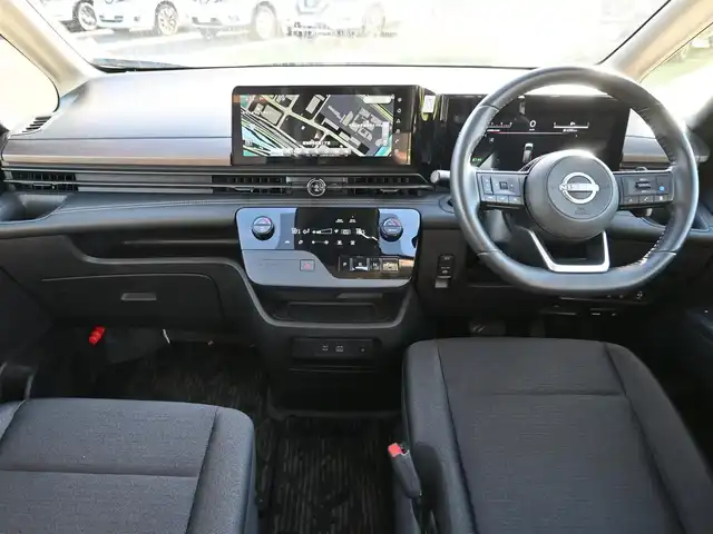 日産 セレナ ハイウェイスター V 千葉県 2023(令5)年 4.2万km プリズムホワイト エマージェンシーブレーキ/プロパイロット/インテリジェントクルーズコントロール/インテリジェントルームミラー/ハンズフリー両側パワースライドドア/純正コネクトナビ/地デジTV/【Bluetooth接続】/【Apple CarPlay　Android Auto対応】/アラウンドビューモニター/ドライブレコーダー/革巻きステアリング/ステアリングスイッチ/ETC（2.0）/LEDヘッドライト/ウインカーミラー/コーナーセンサー/純正16インチアルミホイル/サイド/カーテンエアバッグ/インテリジェントキー