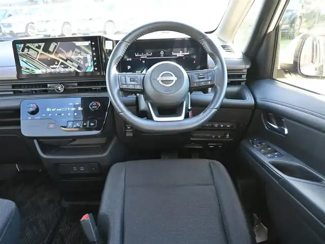 日産 セレナ ハイウェイスター V 千葉県 2023(令5)年 4.2万km プリズムホワイト エマージェンシーブレーキ/プロパイロット/インテリジェントクルーズコントロール/インテリジェントルームミラー/ハンズフリー両側パワースライドドア/純正コネクトナビ/地デジTV/【Bluetooth接続】/【Apple CarPlay　Android Auto対応】/アラウンドビューモニター/ドライブレコーダー/革巻きステアリング/ステアリングスイッチ/ETC（2.0）/LEDヘッドライト/ウインカーミラー/コーナーセンサー/純正16インチアルミホイル/サイド/カーテンエアバッグ/インテリジェントキー