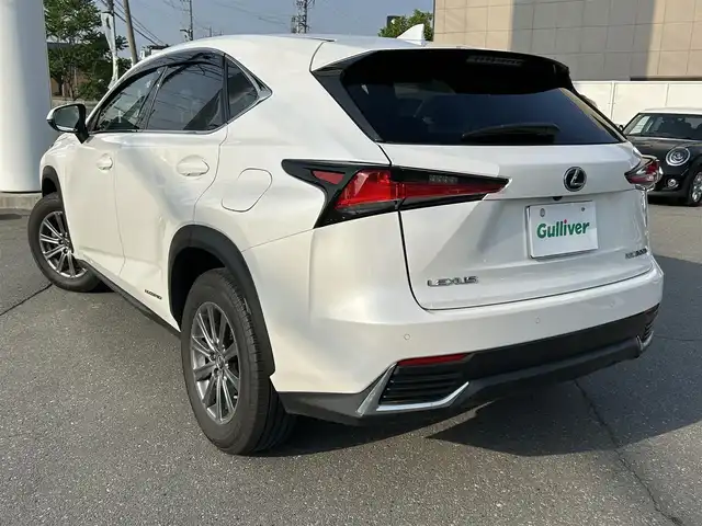 レクサス ＮＸ 300h Iパッケージ 長野県 2019(平31)年 4万km ソニッククォーツ ワンオーナー/４WD/純正ナビ/・Bluetooth/CD/DVD/TV/360度バックカメラ/純正ETC/電動リアゲート/前後ドライブレコーダー/純正フロアマット/前席パワーシート/レザーシート/前席シートヒーター/純正17インチAW/前後コーナーセンサー/LEDオートライト/ハンドルヒーター/ブライドインスポットモニター/パドルシフト/電格ミラー/スペアキー（カードキー有）/プッシュスタート/保証書/取り扱い説明書