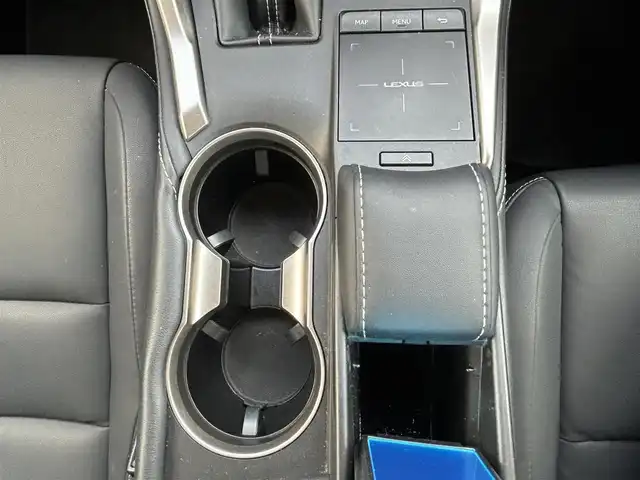 レクサス ＮＸ 300h Iパッケージ 長野県 2019(平31)年 4万km ソニッククォーツ ワンオーナー/４WD/純正ナビ/・Bluetooth/CD/DVD/TV/360度バックカメラ/純正ETC/電動リアゲート/前後ドライブレコーダー/純正フロアマット/前席パワーシート/レザーシート/前席シートヒーター/純正17インチAW/前後コーナーセンサー/LEDオートライト/ハンドルヒーター/ブライドインスポットモニター/パドルシフト/電格ミラー/スペアキー（カードキー有）/プッシュスタート/保証書/取り扱い説明書