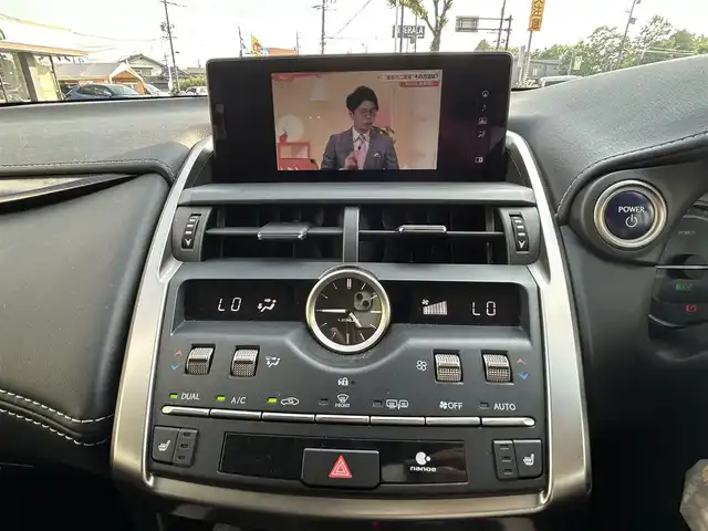 レクサス ＮＸ 300h Iパッケージ 長野県 2019(平31)年 4万km ソニッククォーツ ワンオーナー/４WD/純正ナビ/・Bluetooth/CD/DVD/TV/360度バックカメラ/純正ETC/電動リアゲート/前後ドライブレコーダー/純正フロアマット/前席パワーシート/レザーシート/前席シートヒーター/純正17インチAW/前後コーナーセンサー/LEDオートライト/ハンドルヒーター/ブライドインスポットモニター/パドルシフト/電格ミラー/スペアキー（カードキー有）/プッシュスタート/保証書/取り扱い説明書