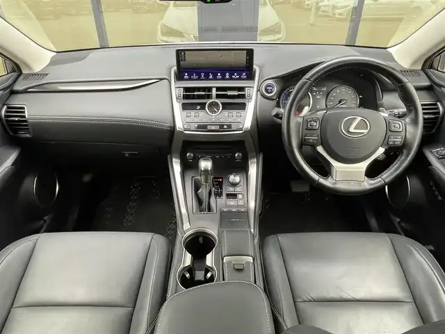 レクサス ＮＸ 300h Iパッケージ 石川県 2019(平31)年 4万km ソニッククォーツ ワンオーナー/４WD/純正ナビ/Bluetooth/CD/DVD/TV/360°カメラ/ETC/電動リアゲート/前後ドライブレコーダー/純正フロアマット/前席パワーシート/レザーシート/前席シートヒーター/純正17インチAW/前後コーナーセンサー/LEDオートライト/ハンドルヒーター/ブライドインスポットモニター/パドルシフト/電格ミラー/スペアキー（カードキー有）/プッシュスタート/保証書/取扱説明書