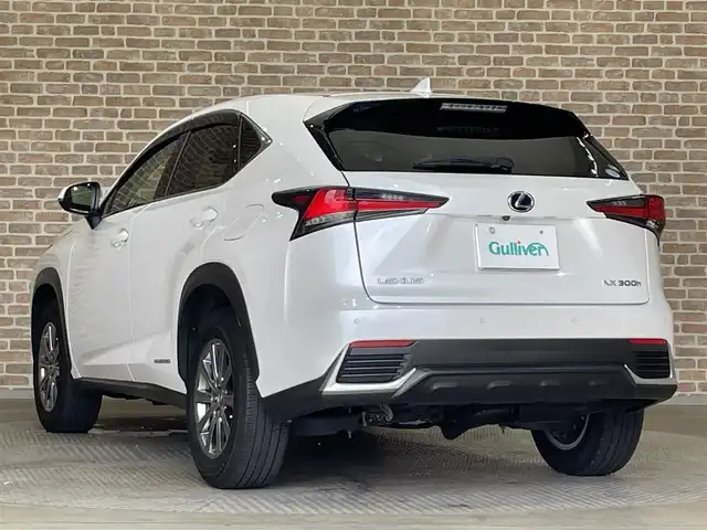 レクサス ＮＸ 300h Iパッケージ 岩手県 2019(平31)年 4万km ソニッククォーツ ワンオーナー/４WD/純正ナビ/Bluetooth/CD/DVD/TV/360°カメラ/ETC/電動リアゲート/前後ドライブレコーダー/純正フロアマット/前席パワーシート/レザーシート/前席シートヒーター/純正17インチAW/前後コーナーセンサー/LEDオートライト/ハンドルヒーター/ブライドインスポットモニター/パドルシフト/電格ミラー/スペアキー（カードキー有）/プッシュスタート/保証書/取扱説明書