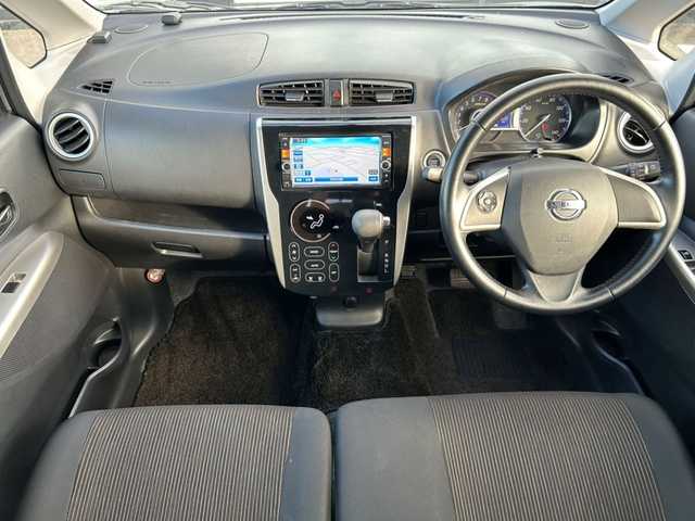 日産 デイズ ハイウェイスターG 岐阜県 2013(平25)年 5.4万km クールシルバー 登録時走行距離53500km/純正ナビ/全方位カメラ/フルセグテレビ/Blue ooth/CD/DVD/AUX/USB/SDミュージックサーバ/ＥＴＣ/ドライブレコーダー前後/ＬＥＤヘッドライト/オートライト/エアバッグ運転席・助手席+サイド/スマートキー/スペアキー１本/アイドリングストップ/純正１５アルミホイール/布系シート/ベンチシート/フルフラットシート/純正フロアマット/ドアバイザー/ウィンカーミラー