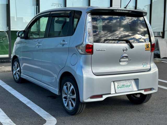 日産 デイズ ハイウェイスターG 岐阜県 2013(平25)年 5.4万km クールシルバー 登録時走行距離53500km/純正ナビ/全方位カメラ/フルセグテレビ/Blue ooth/CD/DVD/AUX/USB/SDミュージックサーバ/ＥＴＣ/ドライブレコーダー前後/ＬＥＤヘッドライト/オートライト/エアバッグ運転席・助手席+サイド/スマートキー/スペアキー１本/アイドリングストップ/純正１５アルミホイール/布系シート/ベンチシート/フルフラットシート/純正フロアマット/ドアバイザー/ウィンカーミラー