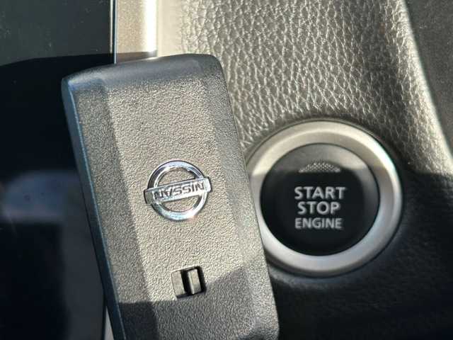 日産 デイズ ハイウェイスターG 岐阜県 2013(平25)年 5.4万km クールシルバー 登録時走行距離53500km/純正ナビ/全方位カメラ/フルセグテレビ/Blue ooth/CD/DVD/AUX/USB/SDミュージックサーバ/ＥＴＣ/ドライブレコーダー前後/ＬＥＤヘッドライト/オートライト/エアバッグ運転席・助手席+サイド/スマートキー/スペアキー１本/アイドリングストップ/純正１５アルミホイール/布系シート/ベンチシート/フルフラットシート/純正フロアマット/ドアバイザー/ウィンカーミラー