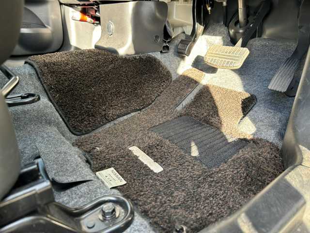 日産 デイズ ハイウェイスターG 岐阜県 2013(平25)年 5.4万km クールシルバー 登録時走行距離53500km/純正ナビ/全方位カメラ/フルセグテレビ/Blue ooth/CD/DVD/AUX/USB/SDミュージックサーバ/ＥＴＣ/ドライブレコーダー前後/ＬＥＤヘッドライト/オートライト/エアバッグ運転席・助手席+サイド/スマートキー/スペアキー１本/アイドリングストップ/純正１５アルミホイール/布系シート/ベンチシート/フルフラットシート/純正フロアマット/ドアバイザー/ウィンカーミラー