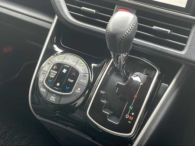 トヨタ ヴォクシー ZS 煌Ⅱ 長野県 2020(令2)年 4.7万km ブラック ４WD/モデリスタエアロ/純正１０型ナビフルセグTV/バックカメラ/ETC2.0/ドライブレコーダー/WORK１９インチアルミ/純正アルミ夏タイヤ積込/車高調（純正サス積込）/社外グリル(純正グリル積込)/社外テールライト(純正テールライト積込)/トヨタセーフティセンス