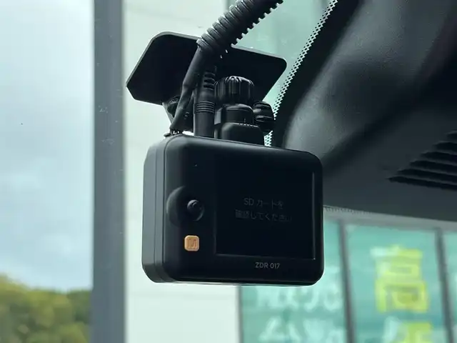 日産 オーラ ニスモ 奈良県 2024(令6)年 1.6万km ピュアホワイトパール / スーパーブラック 2トーン 純正9インチナビ/（フルセグ/BT/AppleCarPlay)/プロパイロット/レーダークルーズコントロール/アラウンドビューモニター/前後コーナーセンサー/ブラインドスポットモニター/衝突軽減システム/レーンキープアシスト/ハーフレザーシート/ワイヤレス充電/デジタルインナーミラー/ETC2.0/前後ドライブレコーダー（ZDR-017）/純正17インチAW