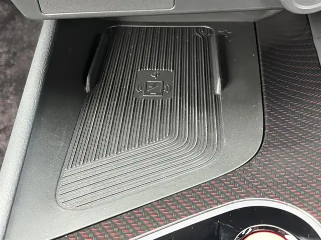 日産 オーラ ニスモ 奈良県 2024(令6)年 1.6万km ピュアホワイトパール / スーパーブラック 2トーン 純正9インチナビ/（フルセグ/BT/AppleCarPlay)/プロパイロット/レーダークルーズコントロール/アラウンドビューモニター/前後コーナーセンサー/ブラインドスポットモニター/衝突軽減システム/レーンキープアシスト/ハーフレザーシート/ワイヤレス充電/デジタルインナーミラー/ETC2.0/前後ドライブレコーダー（ZDR-017）/純正17インチAW