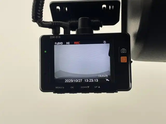 トヨタ ルーミー カスタムG S 大分県 2016(平28)年 1.7万km ブラックマイカメタリック ワンオーナー/スマートアシスト2/・衝突警報機能/・衝突回避支援ブレーキ機能/作動車速50km/h以下対象車両のみ/・車線逸脱警報機能	/・誤発進抑制機能(前方)/・誤発進抑制機能(後方)/・先行車発進お知らせ機能/純正ナビ　型式：NSZT-W66T/【フルセグTV、DVD再生可、BT対応】/ステアリングスイッチ/バックカメラ/両側電動スライドドア/クルーズコントロール/前後ドライブレコーダー/アイドリングストップ/横滑り防止装置/電動格納ミラー/純正フロアマット/オートライト/LEDヘッドライト/LEDフォグ/純正14インチアルミホイール/保証書、取説、スペアキー有り