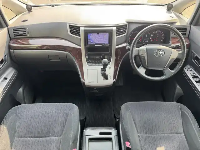 トヨタ ヴェルファイア 2．4Z 愛媛県 2012(平24)年 8.5万km ホワイトパールクリスタルシャイン プッシュスタート/社外ナビ（DISC/FM/AM/SD/BT/iPod/USB)/バックカメラ/両側パワースライドドア/ETC/オートライト/サンルーフ/コーナーセンサー/横滑り防止装置/純正フロアマット/純正アルミホイール