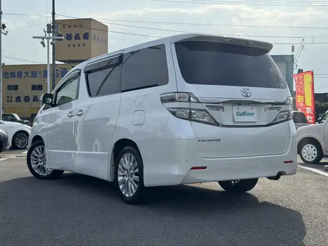 トヨタ ヴェルファイア 2．4Z 愛媛県 2012(平24)年 8.5万km ホワイトパールクリスタルシャイン プッシュスタート/社外ナビ（DISC/FM/AM/SD/BT/iPod/USB)/バックカメラ/両側パワースライドドア/ETC/オートライト/サンルーフ/コーナーセンサー/横滑り防止装置/純正フロアマット/純正アルミホイール