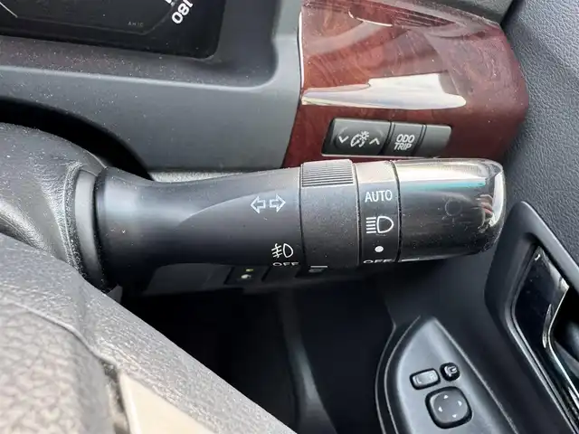 トヨタ ヴェルファイア 2．4Z 愛媛県 2012(平24)年 8.5万km ホワイトパールクリスタルシャイン プッシュスタート/社外ナビ（DISC/FM/AM/SD/BT/iPod/USB)/バックカメラ/両側パワースライドドア/ETC/オートライト/サンルーフ/コーナーセンサー/横滑り防止装置/純正フロアマット/純正アルミホイール