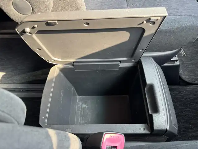 トヨタ ヴェルファイア 2．4Z 愛媛県 2012(平24)年 8.5万km ホワイトパールクリスタルシャイン プッシュスタート/社外ナビ（DISC/FM/AM/SD/BT/iPod/USB)/バックカメラ/両側パワースライドドア/ETC/オートライト/サンルーフ/コーナーセンサー/横滑り防止装置/純正フロアマット/純正アルミホイール