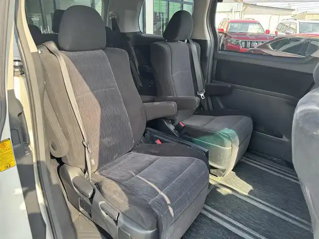 トヨタ ヴェルファイア 2．4Z 愛媛県 2012(平24)年 8.5万km ホワイトパールクリスタルシャイン プッシュスタート/社外ナビ（DISC/FM/AM/SD/BT/iPod/USB)/バックカメラ/両側パワースライドドア/ETC/オートライト/サンルーフ/コーナーセンサー/横滑り防止装置/純正フロアマット/純正アルミホイール