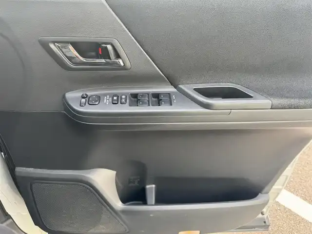 トヨタ ヴェルファイア 2．4Z 愛媛県 2012(平24)年 8.5万km ホワイトパールクリスタルシャイン プッシュスタート/社外ナビ（DISC/FM/AM/SD/BT/iPod/USB)/バックカメラ/両側パワースライドドア/ETC/オートライト/サンルーフ/コーナーセンサー/横滑り防止装置/純正フロアマット/純正アルミホイール