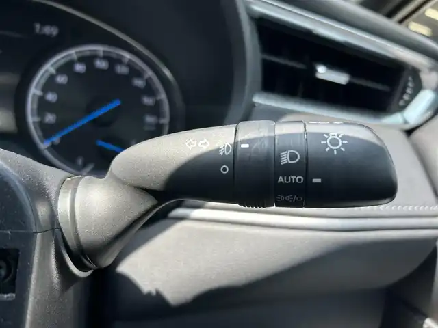 トヨタ ハリアー ハイブリッド G 滋賀県 2022(令4)年 3.4万km プレシャスブラックパール ガソリン（ハイブリッド）/2WD(FF)/CVT/８インチディスプレイオーディオ/(FM/AM/Bluetooth)/ETC/デジタルインナーミラー(ドラレコ機能有)/バックカメラ/GPSレーダー/ＴｏｙｏｔａＳａｆｅｔｙＳｅｎｓｅ/・踏み間違い防止アシスト	/・プリクラッシュブレーキアシスト	/・リヤクロストラフィックオートブレーキ/・ブラインドスポットモニター/・レーダークルーズコントロール/・レーンキープアシスト/・標識検知機能	/積込夏タイヤ/電動リアゲート/電動格納ミラー/電動パーキング/ブレーキホールド/革巻きステアリング/ステアリングスイッチ/オートライト/LEDヘッドライト/フロントフォグ/オートマチックハイビーム/フルオートエアコン/プッシュスタート/スマートキー/純正フロアマット/EVモード/ドライブモードセレクト