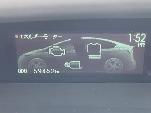トヨタ プリウス S 福岡県 2012(平24)年 6万km ホワイトパールクリスタルシャイン ・純正ディーラー7インチナビ（TV/Bluetooth/CD/DVD/AM/FM/SD/DS）/・バックカメラ/・ETC/・車両接近通報装置/・フォグランプ/・LEDヘッドライト/・プッシュスタート/・電動格納ミラー/・純正マット/・純正ホイール/・ドアバイザー/・スマートキー/・スペアキー