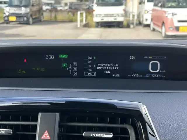 トヨタ プリウス Sセーフティプラス 石川県 2017(平29)年 9.6万km パール 社外SDナビ（カロッツェリア）/Bluetooth/フルセグテレビ/スタッドレスアルミSET/ETC/前後ドライブレコーダー/バックカメラ/コーナーセンサー/アイドリングストップ/クルーズコントロール/ウィンカーミラー/ドアバイザー/プッシュスタート/スマートキー/スペアキー/LEDヘッドライト/オートライト/オートマチックハイビーム