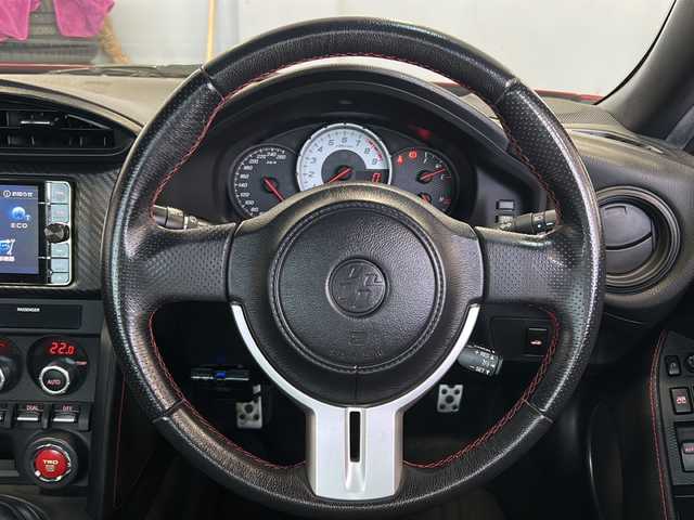 トヨタ ８６ 14R 栃木県 2016(平28)年 14.2万km ピュアレッド 純正SDナビ/Bluetooth CD DVD/TV ワンセグ/バックカメラ/TRDエアロ/純正TRD18インチアルミホイール/ドライブレコーダー/ETC/LEDヘッドライト/オートライト/プッシュスタート/記録簿
