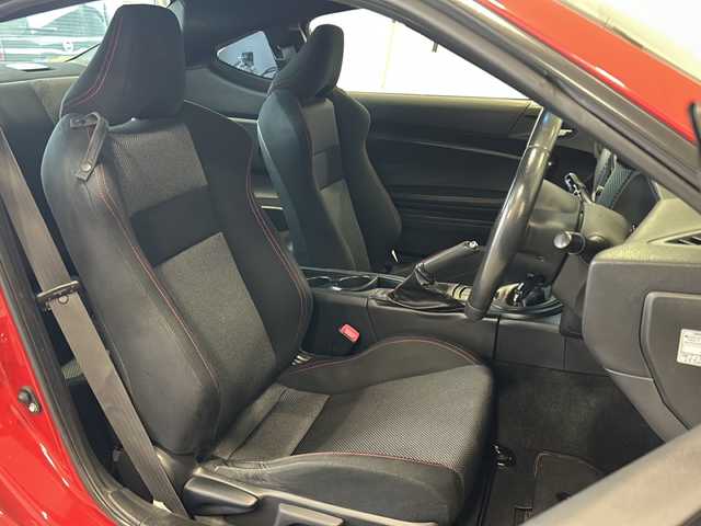 トヨタ ８６ 14R 栃木県 2016(平28)年 14.2万km ピュアレッド 純正SDナビ/Bluetooth CD DVD/TV ワンセグ/バックカメラ/TRDエアロ/純正TRD18インチアルミホイール/ドライブレコーダー/ETC/LEDヘッドライト/オートライト/プッシュスタート/記録簿