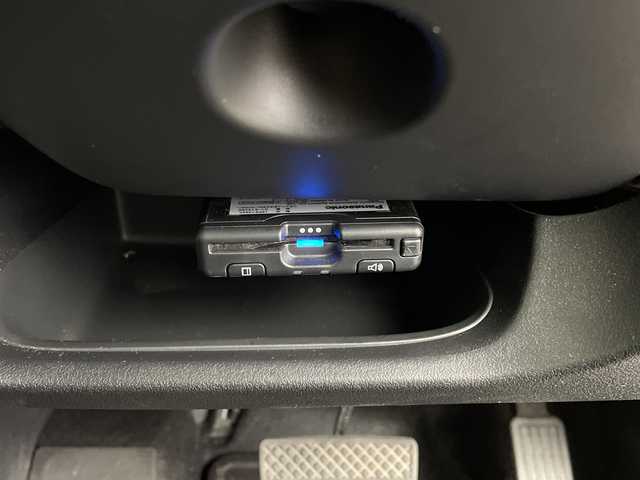 ホンダ Ｎ ＢＯＸ カスタム 鹿児島県 2023(令5)年 2.9万km プラチナホワイトパール 社外ナビ/・Bluetooth/・CD/・フルセグ/・DVD/両側パワースライドドア/ホンダセンシング/・渋滞追従機能付アダプティブクルーズコントロール/・衝突軽減ブレーキ/・歩行者事故低減ステアリング/・標識認識機能/・車線維持支援システム/・オートハイビーム/・後方誤発進抑制機能/・パーキングセンサーシステム/・先行車発進お知らせ機能/・路外逸脱抑制機能/・誤発進抑制機能/・近距離衝突軽減ブレーキ/純正ラバーマット/電子パーキングブレーキ/オートホールド/LEDヘッドライト/シートヒーター/リアサンシェード