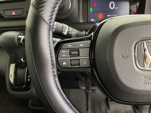 ホンダ Ｎ ＢＯＸ カスタム 鹿児島県 2023(令5)年 2.9万km プラチナホワイトパール 社外ナビ/・Bluetooth/・CD/・フルセグ/・DVD/両側パワースライドドア/ホンダセンシング/・渋滞追従機能付アダプティブクルーズコントロール/・衝突軽減ブレーキ/・歩行者事故低減ステアリング/・標識認識機能/・車線維持支援システム/・オートハイビーム/・後方誤発進抑制機能/・パーキングセンサーシステム/・先行車発進お知らせ機能/・路外逸脱抑制機能/・誤発進抑制機能/・近距離衝突軽減ブレーキ/純正ラバーマット/電子パーキングブレーキ/オートホールド/LEDヘッドライト/シートヒーター/リアサンシェード