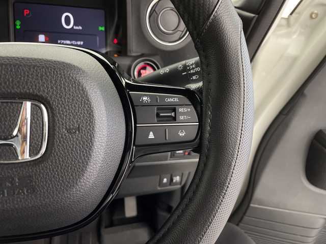 ホンダ Ｎ ＢＯＸ カスタム 鹿児島県 2023(令5)年 2.9万km プラチナホワイトパール 社外ナビ/・Bluetooth/・CD/・フルセグ/・DVD/両側パワースライドドア/ホンダセンシング/・渋滞追従機能付アダプティブクルーズコントロール/・衝突軽減ブレーキ/・歩行者事故低減ステアリング/・標識認識機能/・車線維持支援システム/・オートハイビーム/・後方誤発進抑制機能/・パーキングセンサーシステム/・先行車発進お知らせ機能/・路外逸脱抑制機能/・誤発進抑制機能/・近距離衝突軽減ブレーキ/純正ラバーマット/電子パーキングブレーキ/オートホールド/LEDヘッドライト/シートヒーター/リアサンシェード