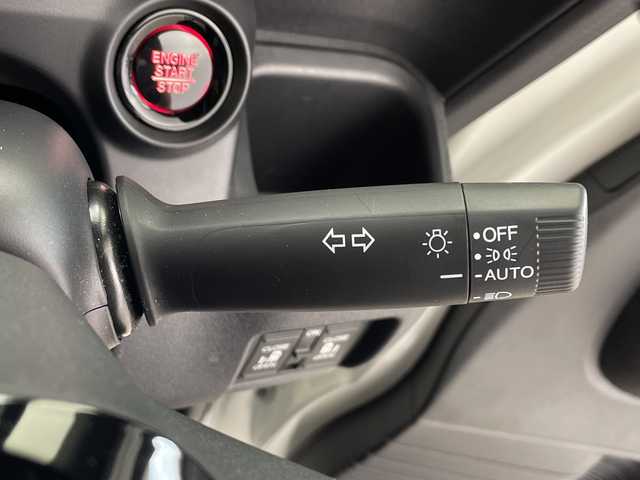 ホンダ Ｎ ＢＯＸ カスタム 鹿児島県 2023(令5)年 2.9万km プラチナホワイトパール 社外ナビ/・Bluetooth/・CD/・フルセグ/・DVD/両側パワースライドドア/ホンダセンシング/・渋滞追従機能付アダプティブクルーズコントロール/・衝突軽減ブレーキ/・歩行者事故低減ステアリング/・標識認識機能/・車線維持支援システム/・オートハイビーム/・後方誤発進抑制機能/・パーキングセンサーシステム/・先行車発進お知らせ機能/・路外逸脱抑制機能/・誤発進抑制機能/・近距離衝突軽減ブレーキ/純正ラバーマット/電子パーキングブレーキ/オートホールド/LEDヘッドライト/シートヒーター/リアサンシェード