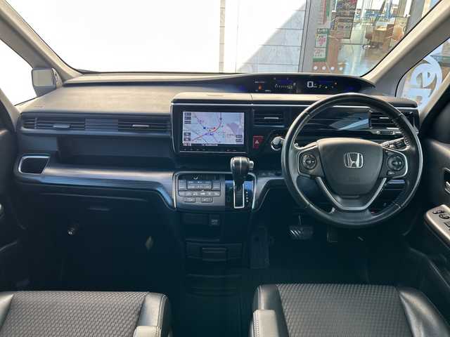 ホンダ ステップワゴン スパーダ クールスピリット 埼玉県 2017(平29)年 10.9万km ホワイトオーキッドパール 純正ナビ　/フルセグ/DVD/CD/BT/USB/HDMI/ビルトインＥＴＣ　/両側パワースライドドア　/ＡＣＣ　/パドルシフト　/前席シートヒーター　/横滑り防止　/衝突軽減システム　/レーンキープアシスト　/アイドリングストップ/後席テーブル/スマートキー２本　/保証書　/取扱説明書