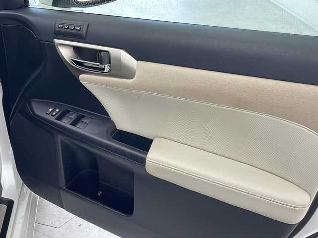 レクサス ＣＴ 200h バージョンC 沖縄県 2021(令3)年 4.5万km ソニッククォーツ 純正ナビ　/　(フルセグＴＶ　DVD　Ｂｌｕｅｔｏｏｔｈ　USB)　/バックカメラ　　/ＥＴＣ/前席パワーシート　/前席シートヒーター　/ハーフレザーシート　/クルーズコントロール　/レーンキープアシスト/ステアリングスイッチ/プッシュスタート　/スマートキー　/オートライト/ＬＥＤヘッドライト/クリアランスソナー/ドアバイザー/純正フロアマット/純正16インチアルミホイール