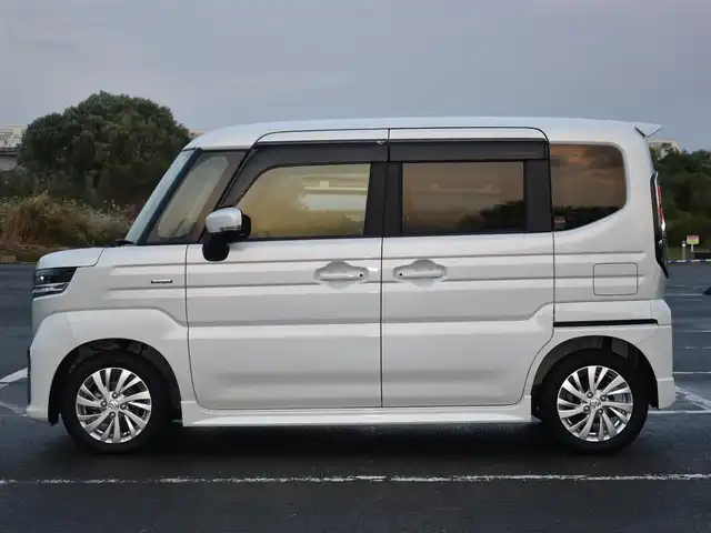 スズキ スペーシア カスタム HYBRID GS 福岡県 2024(令6)年 0.3万km ピュアホワイトP ワンオーナー/デュアルセンサーブレーキサポートII/アダプティブクルーズコントロール/社外ナビ(AVIC-RL720)/フルセグTV/バックカメラ/片側パワースライドドア/純正14インチアルミホイール/運転席シートヒーター/ステアリングスイッチ/LEDヘッドライト/フォグランプ/アイドリングストップ/純正ドアバイザー/純正フロアマット