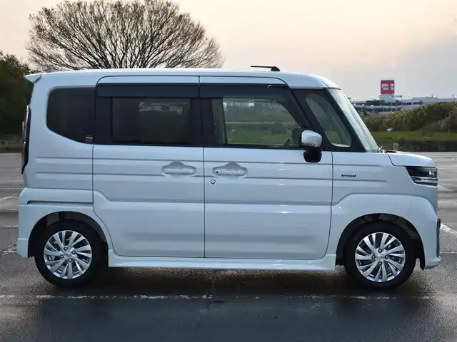 スズキ スペーシア カスタム HYBRID GS 福岡県 2024(令6)年 0.3万km ピュアホワイトP ワンオーナー/デュアルセンサーブレーキサポートII/アダプティブクルーズコントロール/社外ナビ(AVIC-RL720)/フルセグTV/バックカメラ/片側パワースライドドア/純正14インチアルミホイール/運転席シートヒーター/ステアリングスイッチ/LEDヘッドライト/フォグランプ/アイドリングストップ/純正ドアバイザー/純正フロアマット