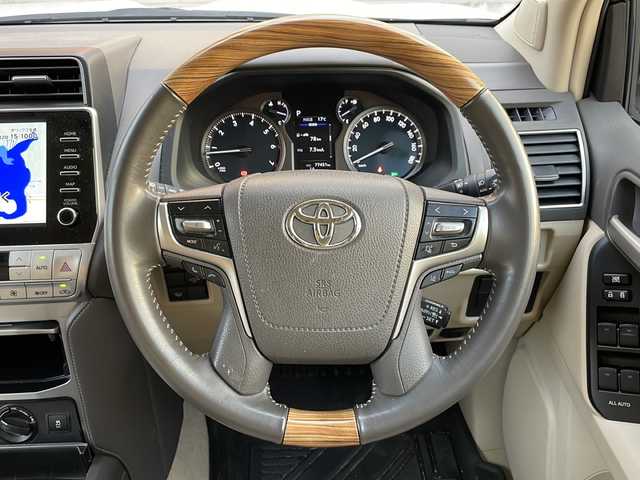 トヨタ ランドクルーザー プラド TX Lパッケージ マットブラED 広島県 2023(令5)年 7.8万km ホワイトパールクリスタルシャイン 禁煙/純正9型ナビ/アラウンドビューモニター/レーダークルーズコントロール/シートベンチレーション/シートヒーター/サンルーフ/前後コーナーセンサー/社外デジタルインナーミラー/ブラインドスポットモニター/ルーフレール/ラジアルタイヤ4本