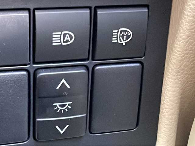 トヨタ ランドクルーザー プラド TX Lパッケージ マットブラED 広島県 2023(令5)年 7.8万km ホワイトパールクリスタルシャイン 禁煙/純正9型ナビ/アラウンドビューモニター/レーダークルーズコントロール/シートベンチレーション/シートヒーター/サンルーフ/前後コーナーセンサー/社外デジタルインナーミラー/ブラインドスポットモニター/ルーフレール/ラジアルタイヤ4本