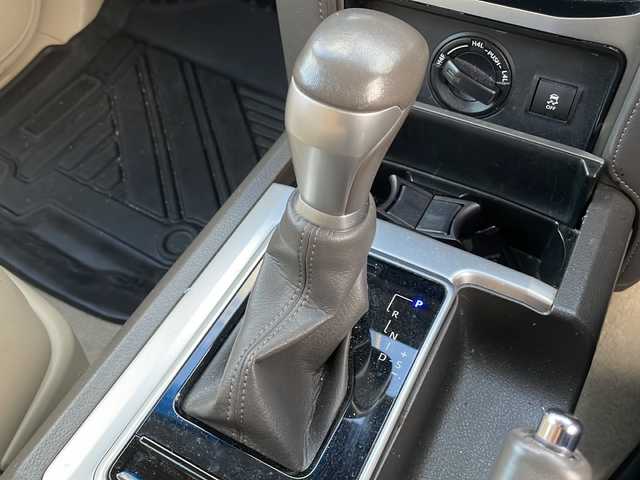 トヨタ ランドクルーザー プラド TX Lパッケージ マットブラED 広島県 2023(令5)年 7.8万km ホワイトパールクリスタルシャイン 禁煙/純正9型ナビ/アラウンドビューモニター/レーダークルーズコントロール/シートベンチレーション/シートヒーター/サンルーフ/前後コーナーセンサー/社外デジタルインナーミラー/ブラインドスポットモニター/ルーフレール/ラジアルタイヤ4本