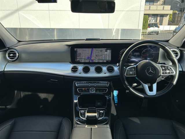 メルセデス・ベンツ Ｅ２２０ｄ 4マチック オールテレイン 東京都 2020(令2)年 3.5万km イリジウムシルバー エクスクルーシブパッケージ/レーダーセーフティパッケージ/純正12.3インチワイドディスプレイHDDナビ/　フルセグTV/AppleCarPlay/AndroidAuto/360度カメラシステム/Burmesterサラウンドサウンドシステム/パノラミックスライディングルーフ/ヘッドアップディスプレイ/レザーシート/シートヒーター/シートベンチレーター/パワーシート/シートメモリー/前後ドライブレコーダー/純正19インチアルミホイール/LEDヘッドライト/アダプティブハイビームアシストプラス/アクティブディスタンスアシストディストロニック/アクティブレーンチェンジングアシスト/アクティブエマージェンシーストップアシスト/アクティブレーンキーピングアシスト/ステアリングパイロット/アクティブブレーキアシスト/アダプティブクルーズコントロール/革巻きステアリングホイール/ステアリングスイッチ/パドルシフト/トラフィックサインアシスト/渋滞時緊急ブレーキ機能/PRE-SAFE/電動格納ミラー/ウインカーミラー/フロアマット/ドアバイザー/保証書/取扱説明書/スペアキー