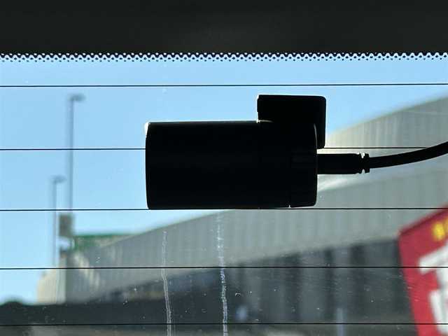 メルセデス・ベンツ Ｅ２２０ｄ 4マチック オールテレイン 東京都 2020(令2)年 3.5万km イリジウムシルバー エクスクルーシブパッケージ/レーダーセーフティパッケージ/純正12.3インチワイドディスプレイHDDナビ/　フルセグTV/AppleCarPlay/AndroidAuto/360度カメラシステム/Burmesterサラウンドサウンドシステム/パノラミックスライディングルーフ/ヘッドアップディスプレイ/レザーシート/シートヒーター/シートベンチレーター/パワーシート/シートメモリー/前後ドライブレコーダー/純正19インチアルミホイール/LEDヘッドライト/アダプティブハイビームアシストプラス/アクティブディスタンスアシストディストロニック/アクティブレーンチェンジングアシスト/アクティブエマージェンシーストップアシスト/アクティブレーンキーピングアシスト/ステアリングパイロット/アクティブブレーキアシスト/アダプティブクルーズコントロール/革巻きステアリングホイール/ステアリングスイッチ/パドルシフト/トラフィックサインアシスト/渋滞時緊急ブレーキ機能/PRE-SAFE/電動格納ミラー/ウインカーミラー/フロアマット/ドアバイザー/保証書/取扱説明書/スペアキー