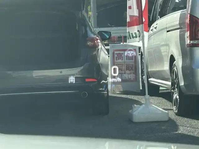 メルセデス・ベンツ Ｅ２２０ｄ 4マチック オールテレイン 東京都 2020(令2)年 3.5万km イリジウムシルバー エクスクルーシブパッケージ/レーダーセーフティパッケージ/純正12.3インチワイドディスプレイHDDナビ/　フルセグTV/AppleCarPlay/AndroidAuto/360度カメラシステム/Burmesterサラウンドサウンドシステム/パノラミックスライディングルーフ/ヘッドアップディスプレイ/レザーシート/シートヒーター/シートベンチレーター/パワーシート/シートメモリー/前後ドライブレコーダー/純正19インチアルミホイール/LEDヘッドライト/アダプティブハイビームアシストプラス/アクティブディスタンスアシストディストロニック/アクティブレーンチェンジングアシスト/アクティブエマージェンシーストップアシスト/アクティブレーンキーピングアシスト/ステアリングパイロット/アクティブブレーキアシスト/アダプティブクルーズコントロール/革巻きステアリングホイール/ステアリングスイッチ/パドルシフト/トラフィックサインアシスト/渋滞時緊急ブレーキ機能/PRE-SAFE/電動格納ミラー/ウインカーミラー/フロアマット/ドアバイザー/保証書/取扱説明書/スペアキー