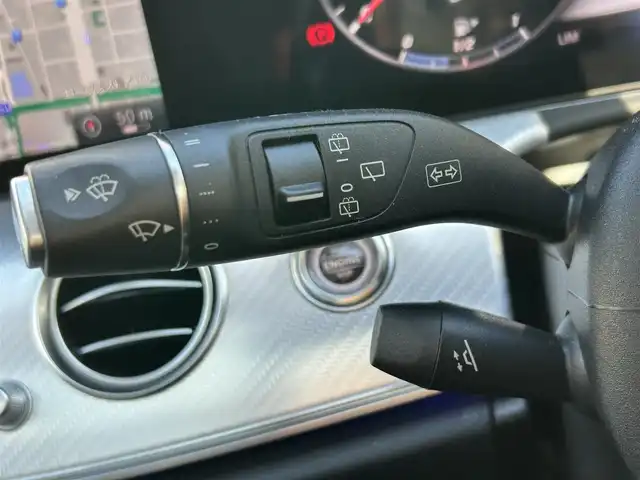 メルセデス・ベンツ Ｅ２２０ｄ 4マチック オールテレイン 東京都 2020(令2)年 3.5万km イリジウムシルバー エクスクルーシブパッケージ/レーダーセーフティパッケージ/純正12.3インチワイドディスプレイHDDナビ/　フルセグTV/AppleCarPlay/AndroidAuto/360度カメラシステム/Burmesterサラウンドサウンドシステム/パノラミックスライディングルーフ/ヘッドアップディスプレイ/レザーシート/シートヒーター/シートベンチレーター/パワーシート/シートメモリー/前後ドライブレコーダー/純正19インチアルミホイール/LEDヘッドライト/アダプティブハイビームアシストプラス/アクティブディスタンスアシストディストロニック/アクティブレーンチェンジングアシスト/アクティブエマージェンシーストップアシスト/アクティブレーンキーピングアシスト/ステアリングパイロット/アクティブブレーキアシスト/アダプティブクルーズコントロール/革巻きステアリングホイール/ステアリングスイッチ/パドルシフト/トラフィックサインアシスト/渋滞時緊急ブレーキ機能/PRE-SAFE/電動格納ミラー/ウインカーミラー/フロアマット/ドアバイザー/保証書/取扱説明書/スペアキー