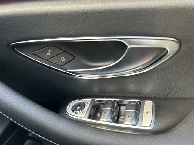 メルセデス・ベンツ Ｅ２２０ｄ 4マチック オールテレイン 東京都 2020(令2)年 3.5万km イリジウムシルバー エクスクルーシブパッケージ/レーダーセーフティパッケージ/純正12.3インチワイドディスプレイHDDナビ/　フルセグTV/AppleCarPlay/AndroidAuto/360度カメラシステム/Burmesterサラウンドサウンドシステム/パノラミックスライディングルーフ/ヘッドアップディスプレイ/レザーシート/シートヒーター/シートベンチレーター/パワーシート/シートメモリー/前後ドライブレコーダー/純正19インチアルミホイール/LEDヘッドライト/アダプティブハイビームアシストプラス/アクティブディスタンスアシストディストロニック/アクティブレーンチェンジングアシスト/アクティブエマージェンシーストップアシスト/アクティブレーンキーピングアシスト/ステアリングパイロット/アクティブブレーキアシスト/アダプティブクルーズコントロール/革巻きステアリングホイール/ステアリングスイッチ/パドルシフト/トラフィックサインアシスト/渋滞時緊急ブレーキ機能/PRE-SAFE/電動格納ミラー/ウインカーミラー/フロアマット/ドアバイザー/保証書/取扱説明書/スペアキー