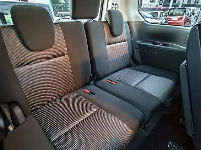 日産 セレナ ハイウェイスター V 熊本県 2019(令1)年 5.6万km ブリリアントホワイトパール 純正10インチナビ/【フルセグTV/Bluetooth/HDMI/CD/DVD】/アラウンドビューモニター/フリップダウンモニター/両側パワースライドドア/プロパイロット/ステアリングスイッチ/パーキングアシスト/コーナーセンサー/電子パーキング/オートホールド/アイドリングストップ/純正16インチアルミホイール/前後ドライブレコーダー/ETC/純正フロアマット/スペアキー/取扱説明書