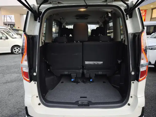 日産 セレナ ハイウェイスター V 熊本県 2019(令1)年 5.6万km ブリリアントホワイトパール 純正10インチナビ/【フルセグTV/Bluetooth/HDMI/CD/DVD】/アラウンドビューモニター/フリップダウンモニター/両側パワースライドドア/プロパイロット/ステアリングスイッチ/パーキングアシスト/コーナーセンサー/電子パーキング/オートホールド/アイドリングストップ/純正16インチアルミホイール/前後ドライブレコーダー/ETC/純正フロアマット/スペアキー/取扱説明書