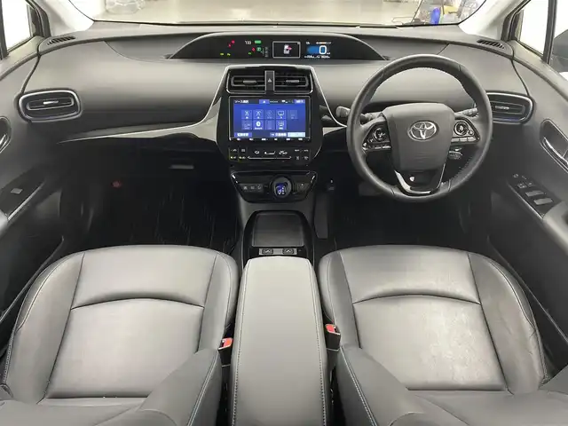 トヨタ プリウス A ツーリングセレクション 宮城県 2019(平31)年 3.7万km アティチュードブラックマイカ 純正ナビ(CD/DVD/BT/フルセグTV/HDMI)/ＴＲＤエアロ(F/S/R)　/RSRダウンサス /バックカメラ/前後コーナーセンサー/トヨタセーフティセンス　/　・レーダークルーズコントロール/　・ブラインドスポットモニター　/　・レーントレーシングアシスト　/　・パーキングサポートブレーキ　/　・プリクラッシュセーフティ　/　・ふらつき警報　/　・ヘッドアップディスプレイ/　・横滑り防止装置　　　/　・オートハイビーム　/オートライト/LEDライト/フォグランプ/純正アルミホイール/サイドバイザ/前席シートヒーター　/運転席パワーシート/レザーシート/レザーステアリング/ステアリングスイッチ/ビルトインETC/純正フロアマット/プッシュスタート/スマートキー/スペアキー