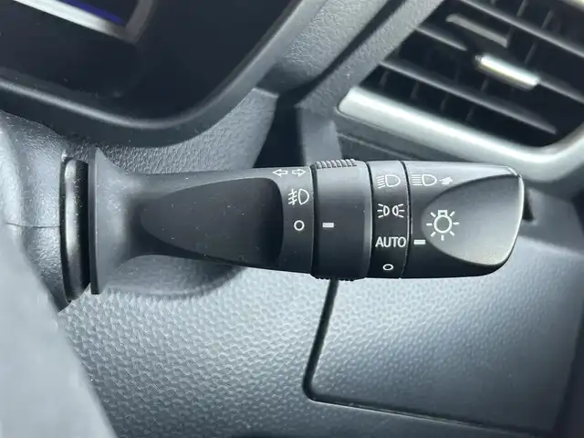 トヨタ ルーミー カスタムG 静岡県 2019(令1)年 3.9万km ブラックマイカメタリック スマートアシスト/純正オーディオ/ＡＵＸ/クルーズコントロール/両側電動スライド/パーキングセンサー/アイドリングストップ/オートライト/オートハイビーム/ＬＥＤヘッドライト/フォグランプ/スマートキー/プッシュスタート/純正14AW