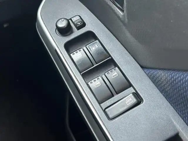 トヨタ ルーミー カスタムG 静岡県 2019(令1)年 3.9万km ブラックマイカメタリック スマートアシスト/純正オーディオ/ＡＵＸ/クルーズコントロール/両側電動スライド/パーキングセンサー/アイドリングストップ/オートライト/オートハイビーム/ＬＥＤヘッドライト/フォグランプ/スマートキー/プッシュスタート/純正14AW