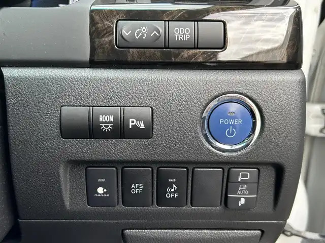 トヨタ ヴェルファイア ハイブリット ZR Gエディション 道東・釧路十勝 2012(平24)年 11.1万km ホワイトパールクリスタルシャイン 4WD/純正ナビ/（CD/DVD/BT）/フルセグTV/バックカメラ/フリップダウンモニター/サンルーフ/両側パワースライドドア/電動リアゲート/クルーズコントロール/パワーシート(全席)/ヒートシーター（前席）/メモリシート/オットマン/レーダー探知機/電動格納ミラー/ウィンカーミラー/100V電源/スマートキー/スペアキー/社外エンジンスターター/ステアリングスイッチ/ビルトインETC/前後コーナーセンサー/横滑り防止装置/AFS/衝突軽減