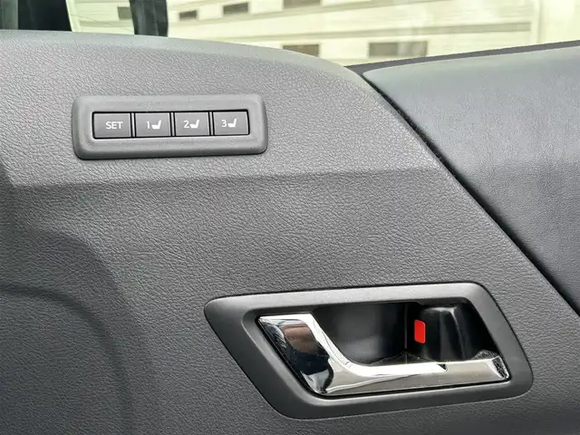 トヨタ ヴェルファイア ハイブリット ZR Gエディション 道東・釧路十勝 2012(平24)年 11.1万km ホワイトパールクリスタルシャイン 4WD/純正ナビ/（CD/DVD/BT）/フルセグTV/バックカメラ/フリップダウンモニター/サンルーフ/両側パワースライドドア/電動リアゲート/クルーズコントロール/パワーシート(全席)/ヒートシーター（前席）/メモリシート/オットマン/レーダー探知機/電動格納ミラー/ウィンカーミラー/100V電源/スマートキー/スペアキー/社外エンジンスターター/ステアリングスイッチ/ビルトインETC/前後コーナーセンサー/横滑り防止装置/AFS/衝突軽減