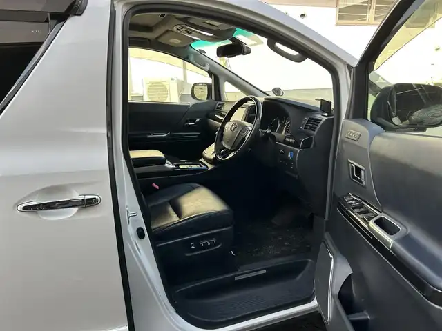 トヨタ ヴェルファイア ハイブリット ZR Gエディション 道東・釧路十勝 2012(平24)年 11.1万km ホワイトパールクリスタルシャイン 4WD/純正ナビ/（CD/DVD/BT）/フルセグTV/バックカメラ/フリップダウンモニター/サンルーフ/両側パワースライドドア/電動リアゲート/クルーズコントロール/パワーシート(全席)/ヒートシーター（前席）/メモリシート/オットマン/レーダー探知機/電動格納ミラー/ウィンカーミラー/100V電源/スマートキー/スペアキー/社外エンジンスターター/ステアリングスイッチ/ビルトインETC/前後コーナーセンサー/横滑り防止装置/AFS/衝突軽減